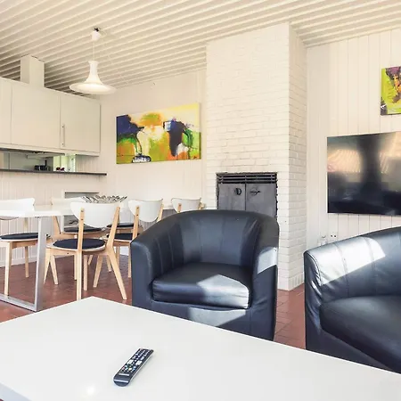 Holiday home V *